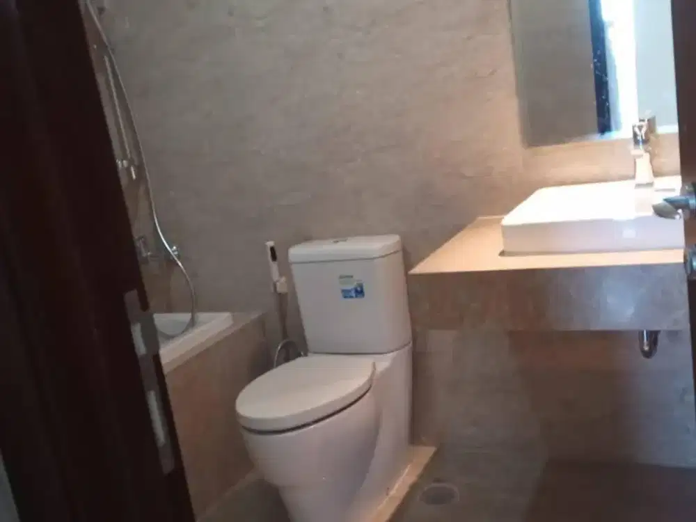 Dijual Gudang di kota Tangerang dekat pintu Toll Tangerang  +/- 5 Km