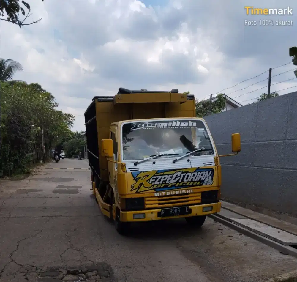 Jasa sewa truk dalam dan luar kota