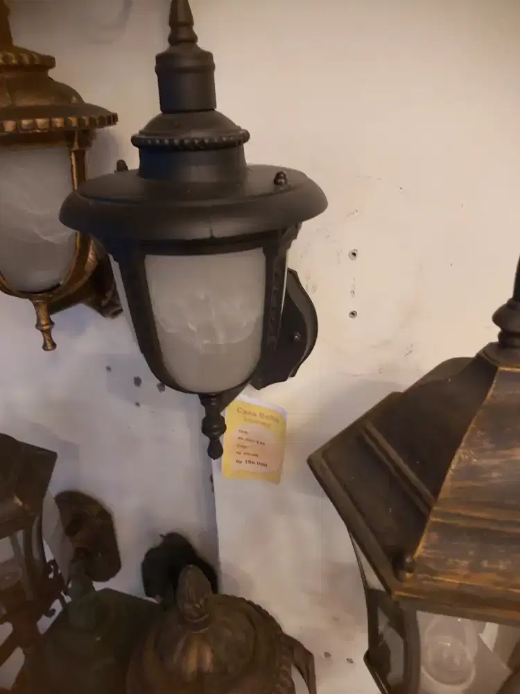 Lampu hias dinding delman