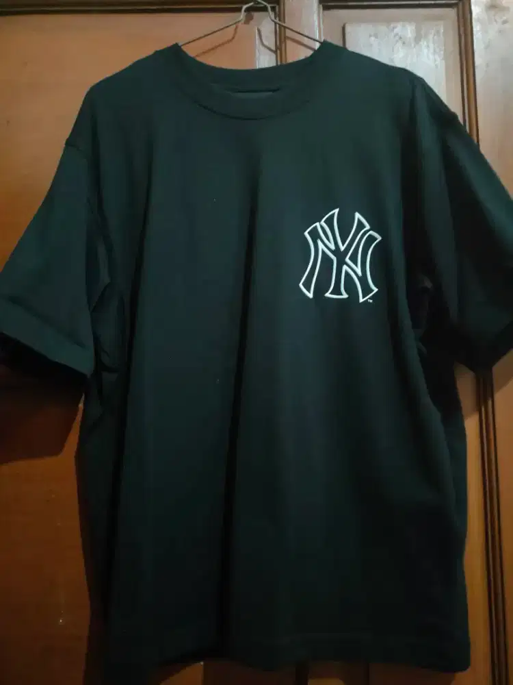 Kaos brand MLB (ORI) cuma di pakai 1x