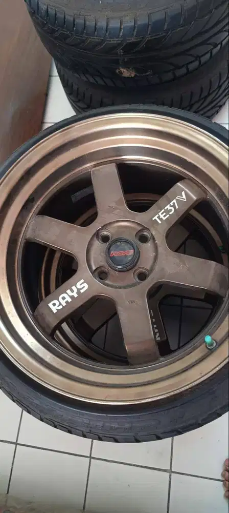4 Velg Mobil Ring 17 PCD 4x100 – Lebar 8 dan 9 / Merek: Rays TE37V