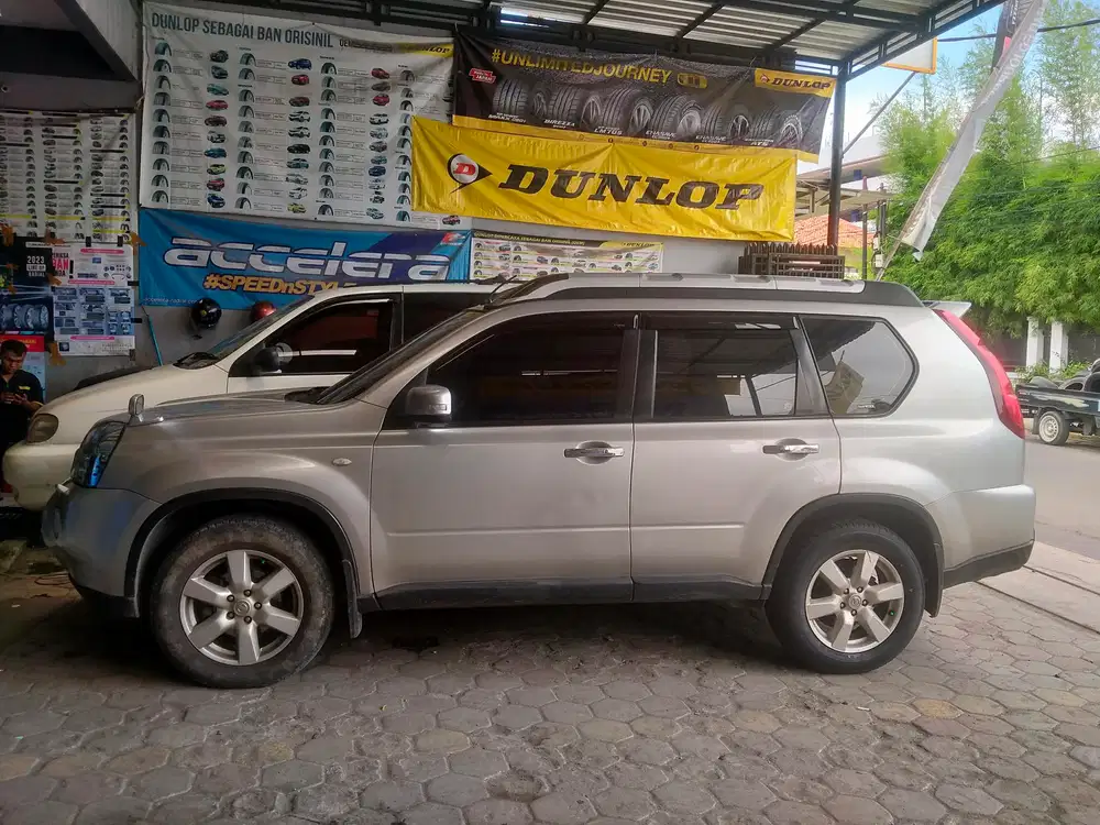 Nissan X-Trail 2009 Bensin