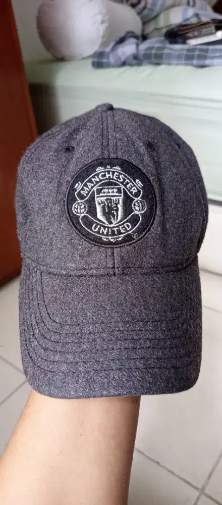 Topi Manchester United Official Merchandise