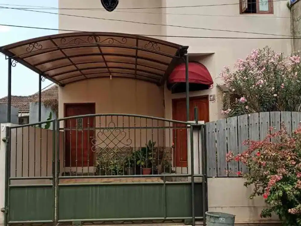 Rumah asri minimalis dijual di Cinere