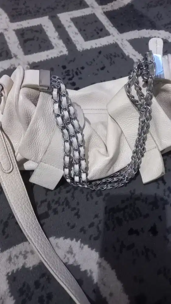 Tas dari kulit asli