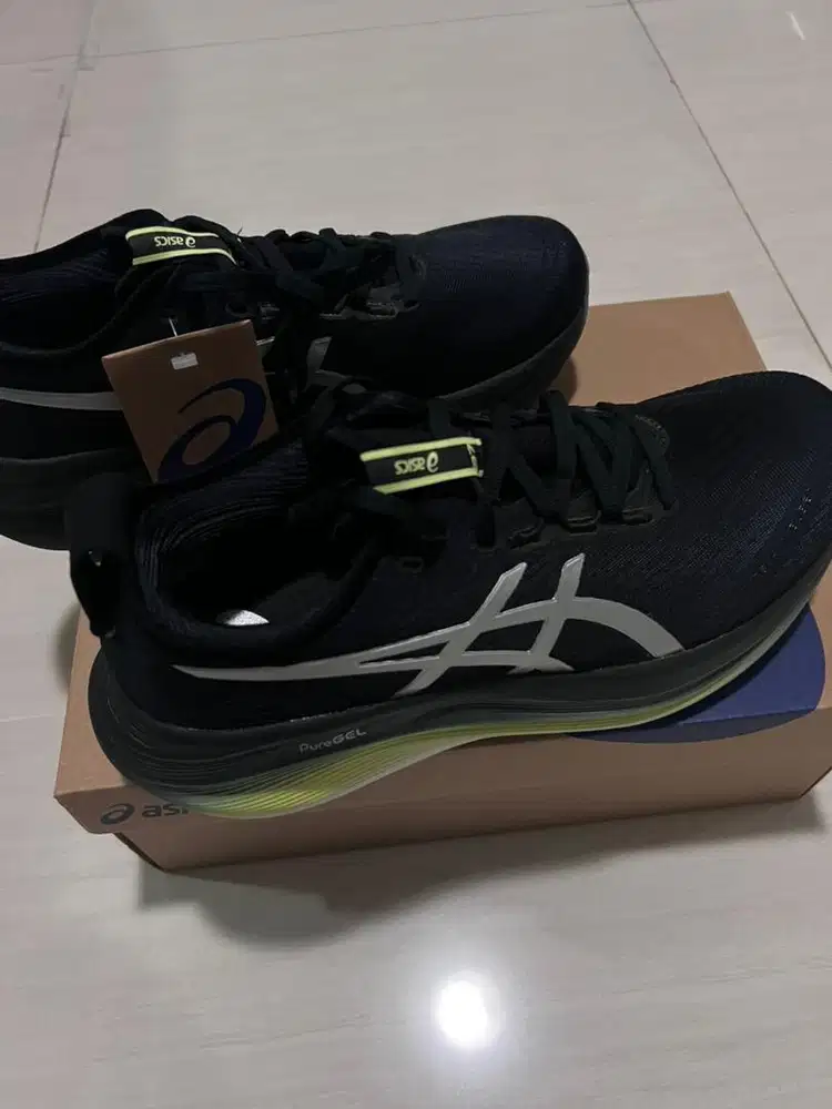 WTS BNIB ASICS GEL NIMBUS 27 luxe sz 42,