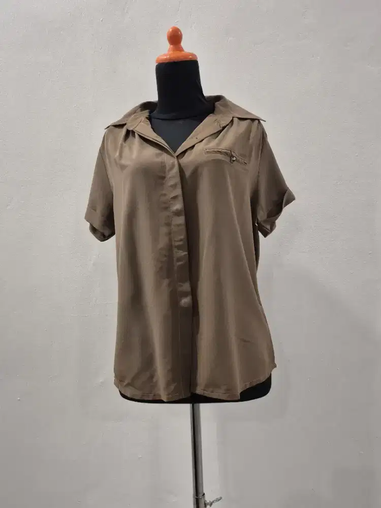 Thrifting / baju second kemeja kantor kemeja cokelat