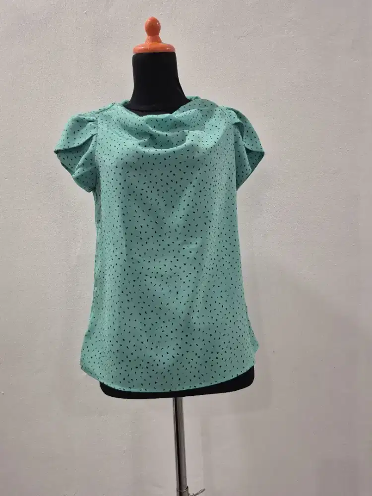 Thrifting / baju second blouse lengan tulip