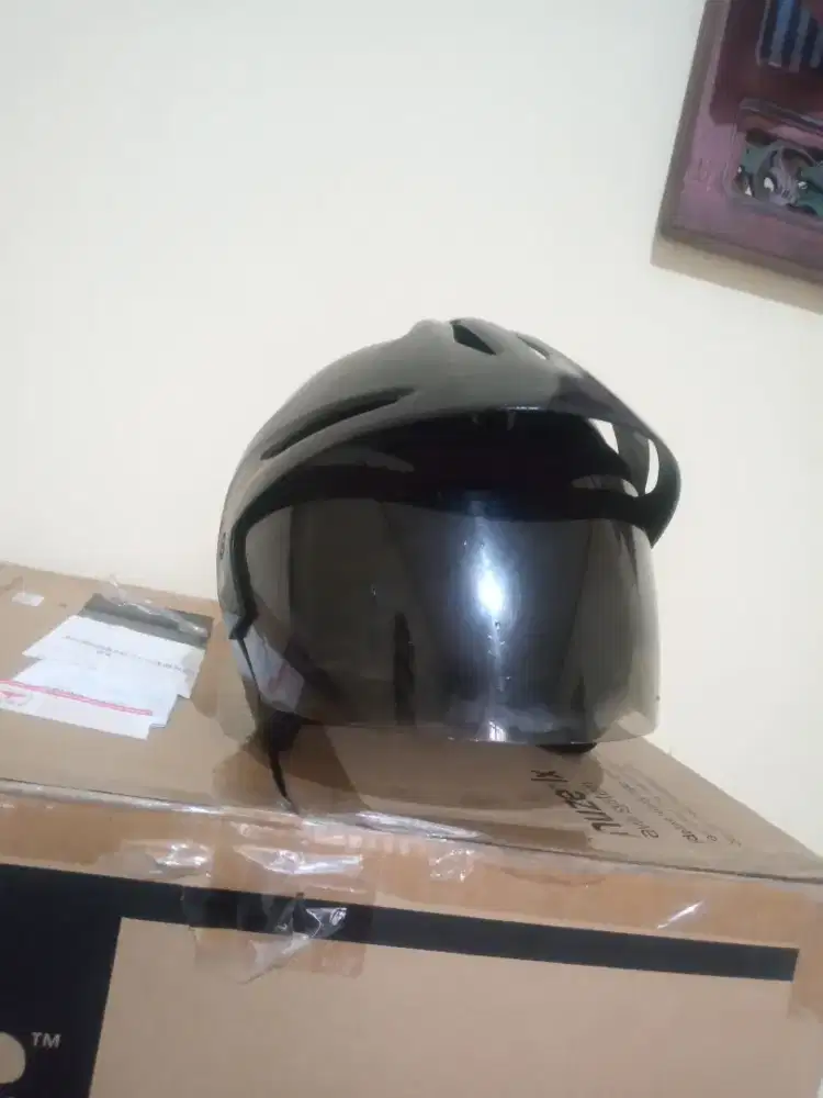 Helm hiu half face bekas