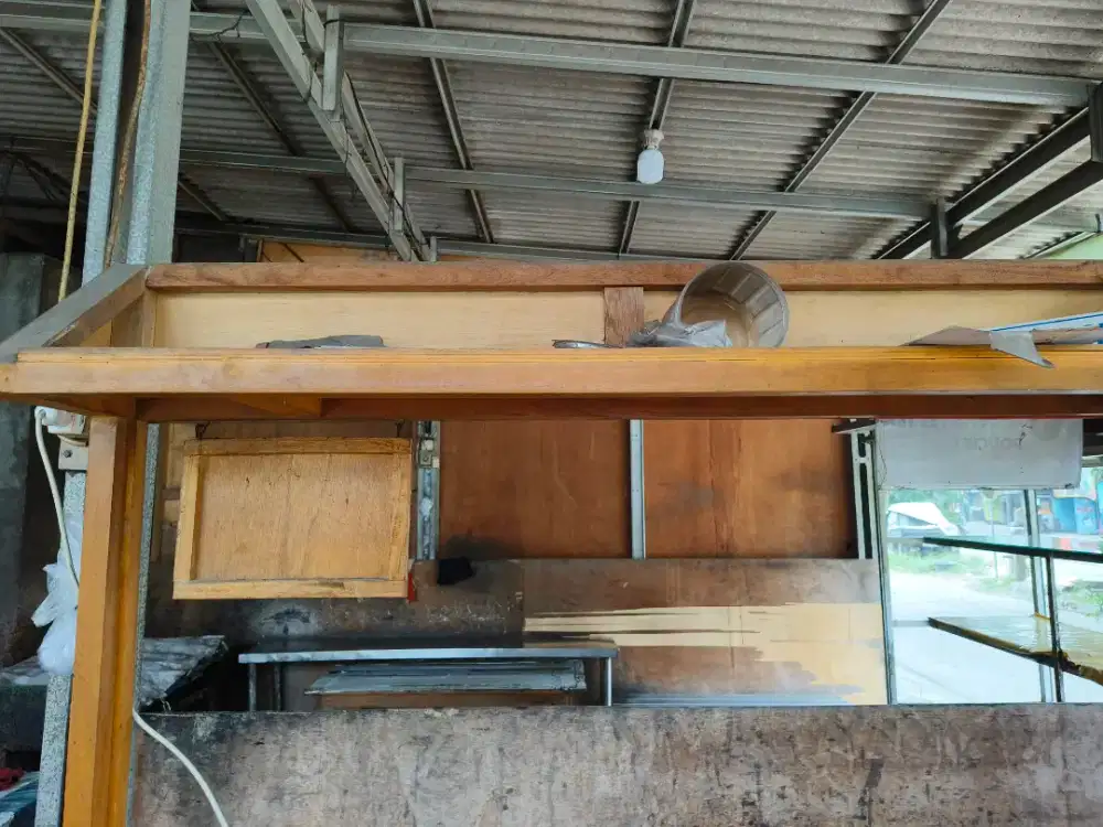 Gerobak bekas jualan pentol