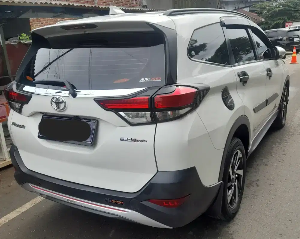 JUAL MOBIL RUSH TRD MESIN SEHAT PLAT B PANJANG