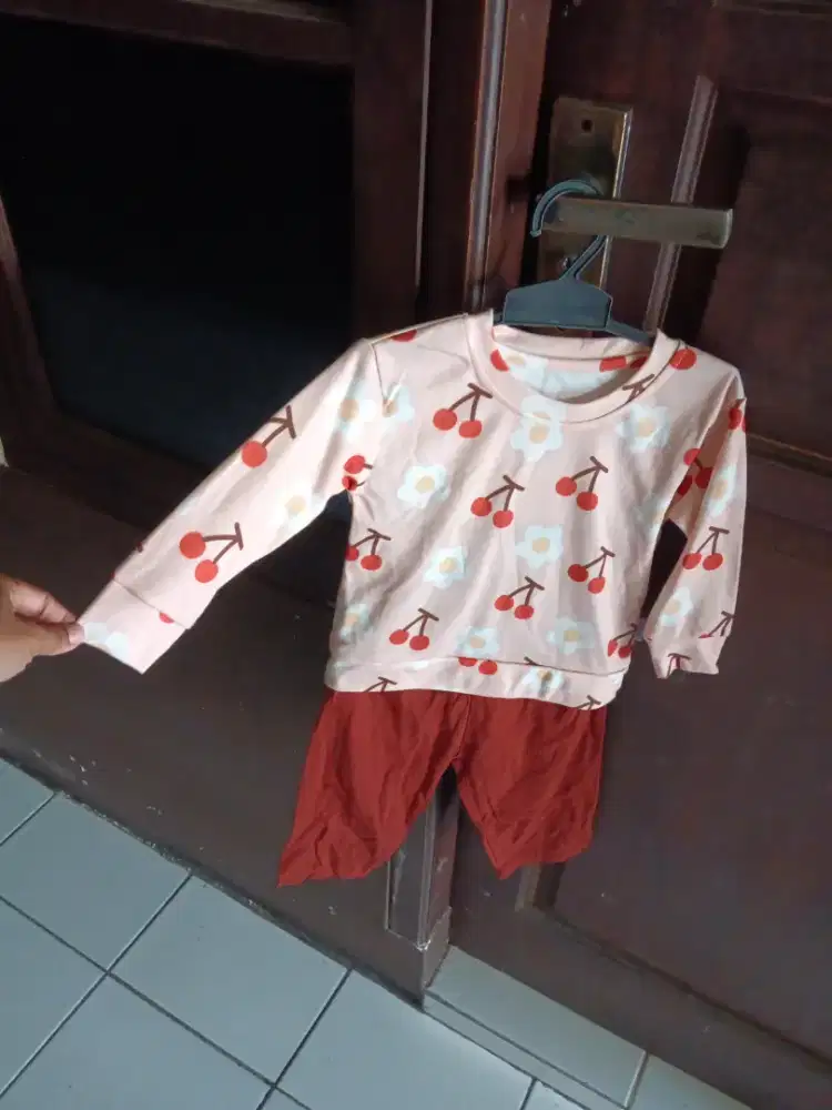 Jual Baju anak perempuan merek MOOI one set atasan & celana,katun 100%