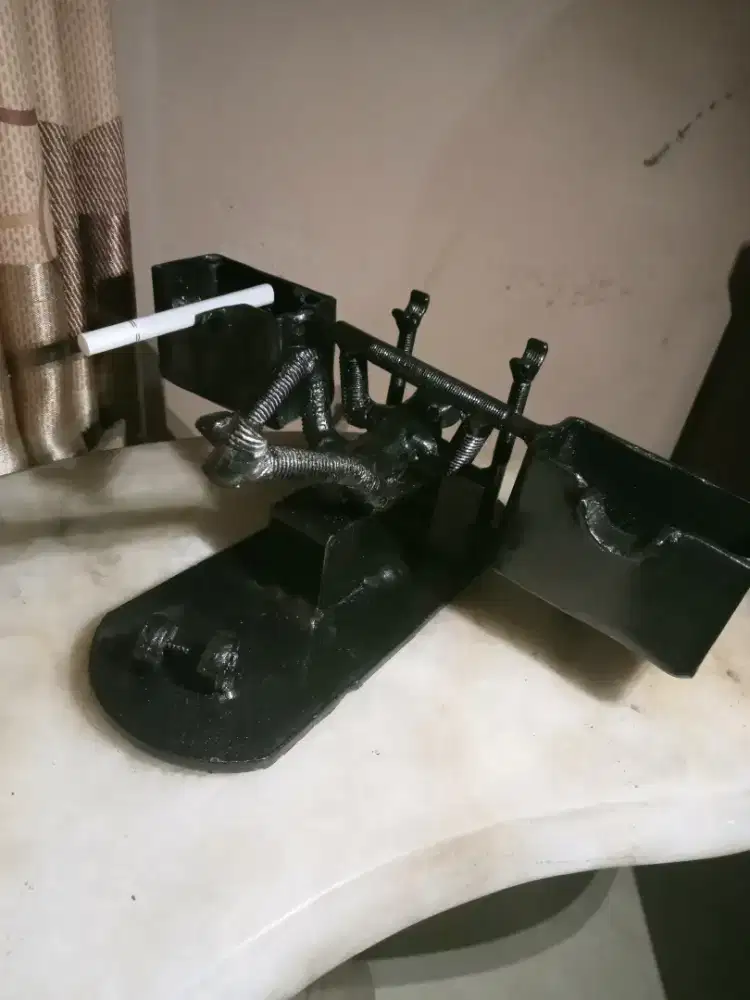 Asbak besi daur ulang