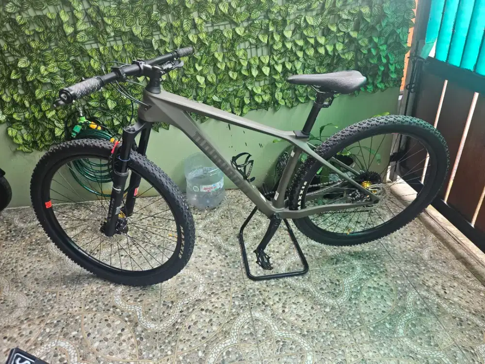 DIJUAL !! SEPEDA MTB DOMINATE CXC COMP ( CARBON 10 SPEED DIORE ).