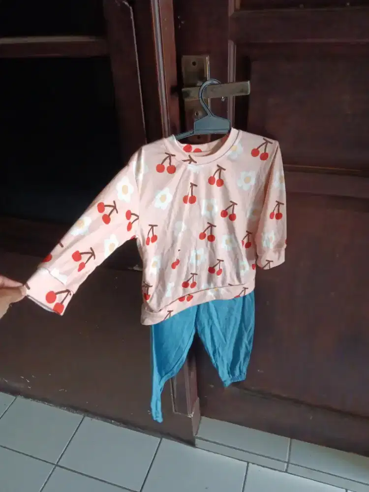 Jual Baju anak perempuan merek MOOI one set atasan & celana,katun 100%
