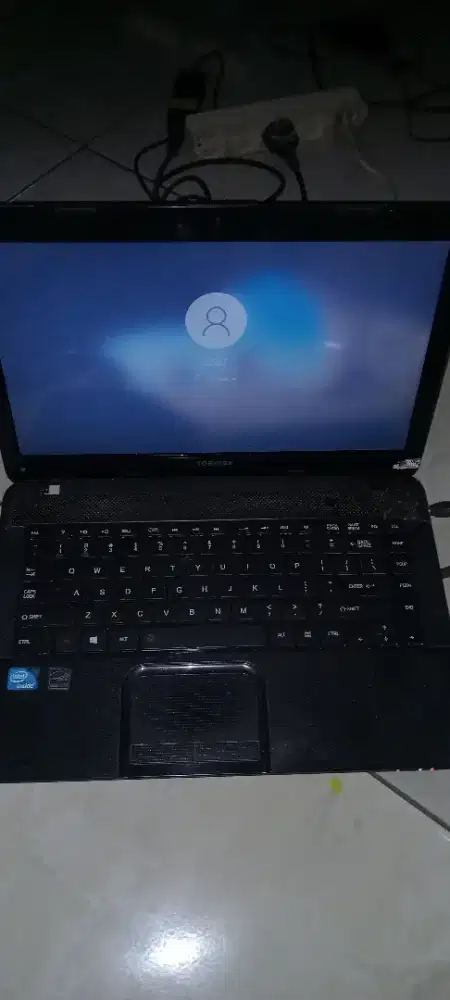 Toshiba c 800 intel ram 4gb hdd 320 gb second normal siap kerja