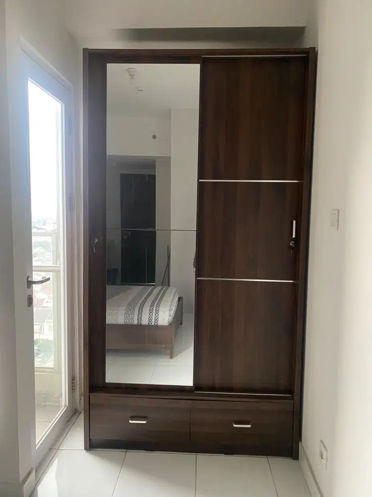 Lemari pakaian kondisi masih bagus