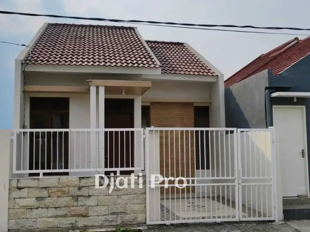 Dijual Rumah Luas, Modern Di Gading Watu, Domas, Menganti, Gresik