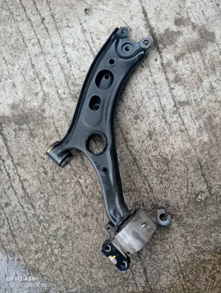 Lower arm CRV 2017 keatas