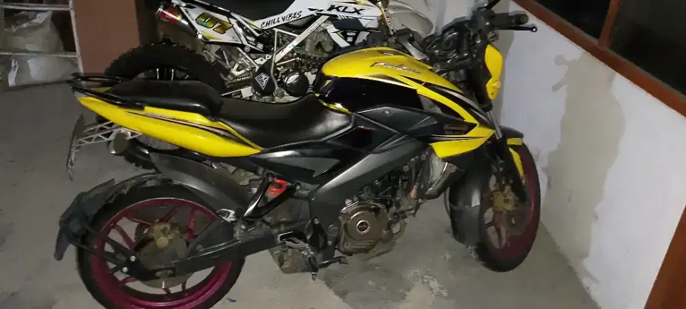 Kawasaki Pulsar 200NS