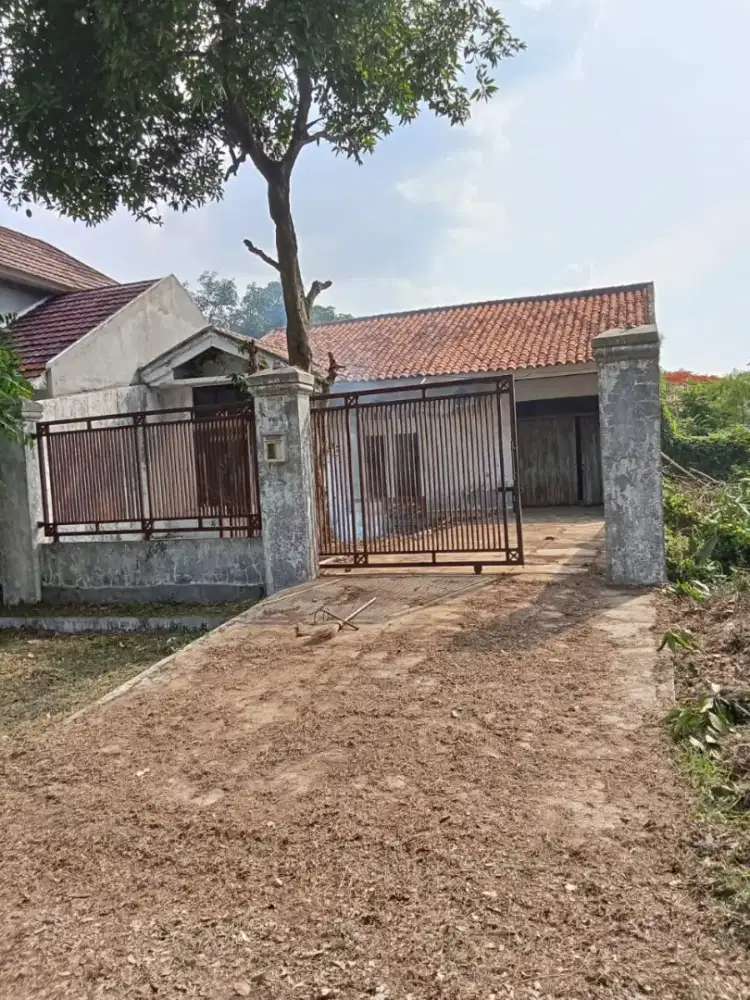 Rumah luas 240 di cluster real estate, row besar, suasana tenang