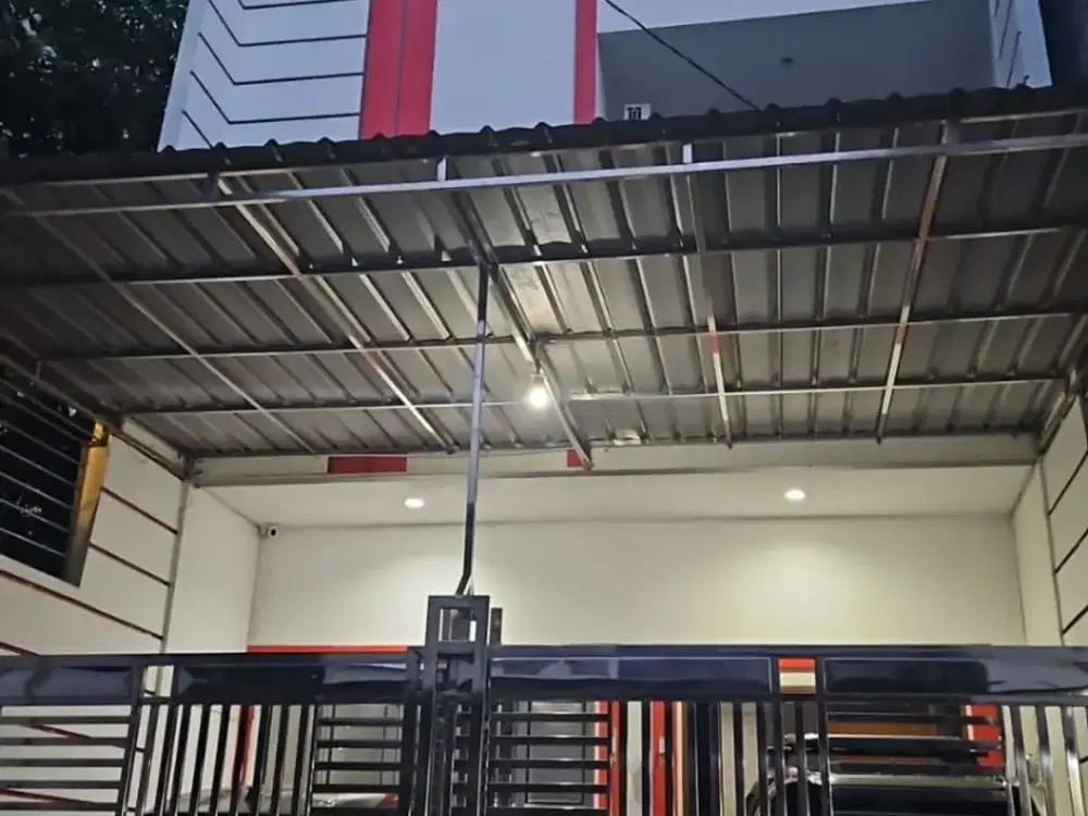 Dijual Rumah Mewah di Taman Palem Lestari Jakarta Barat