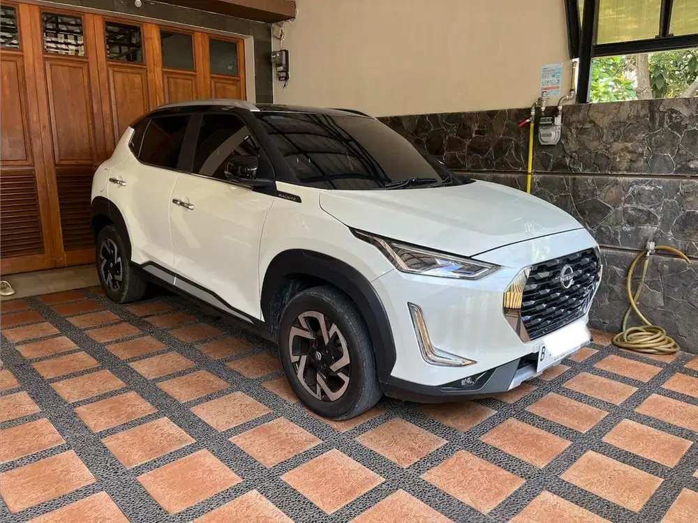 Nissan Magnite 1.0 Turbo CVT Premium 2023