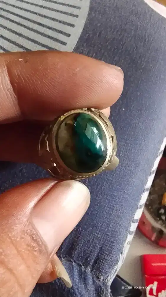 Natural batu bacan