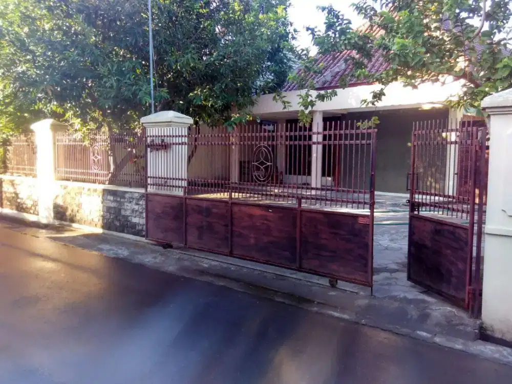 Rumah di madyotaman solo luas tanah 410 di pusat kota