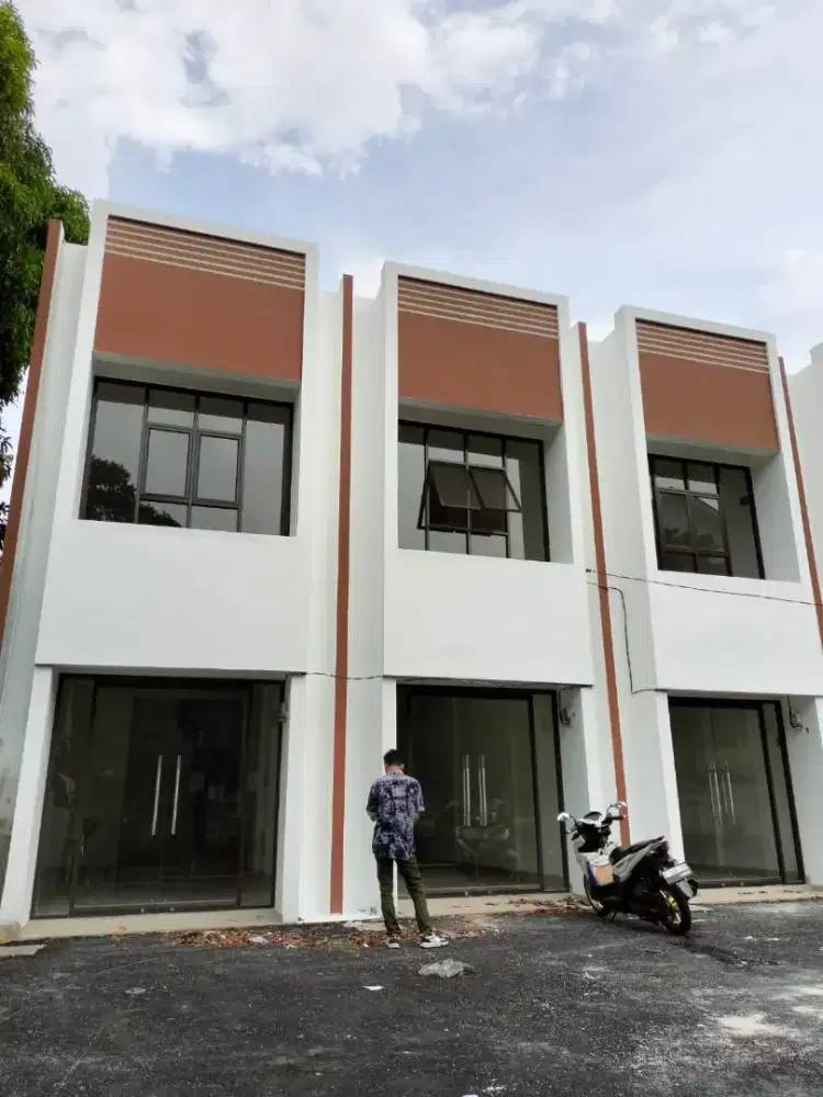 Ruko Mewah Harga terjangkau - di Jl. Albaidho I Lubang Buaya