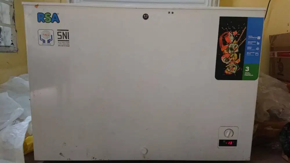 Freezer RSA 310 Liter besar muat banyak, dijual atau tukar tambah