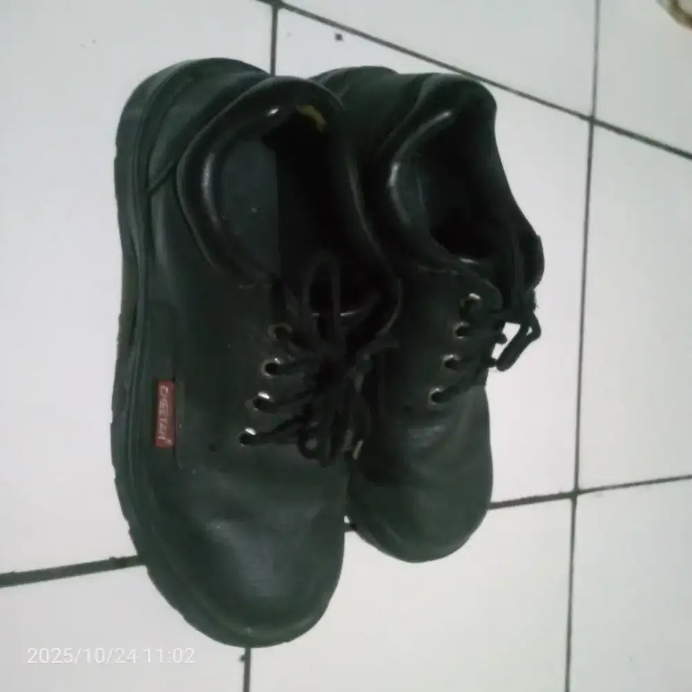 Jual sepatu safety merk Cheetah ukuran 40