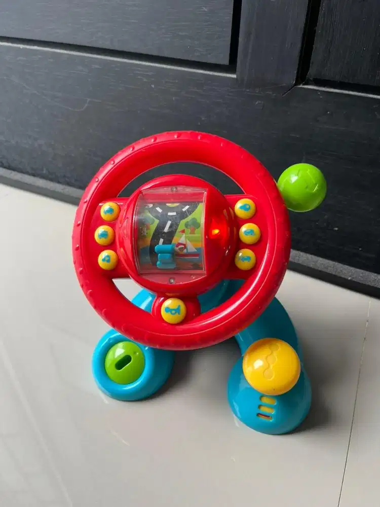 Mainan setir mobil bermerk