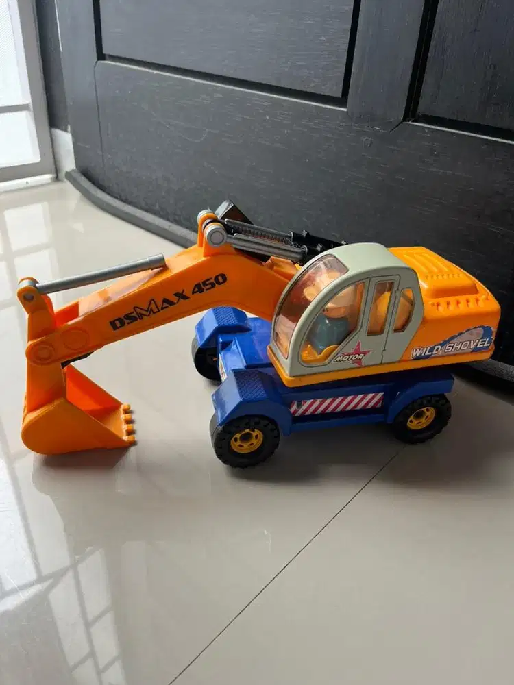 Mainan ekskavator merk toys kingdom