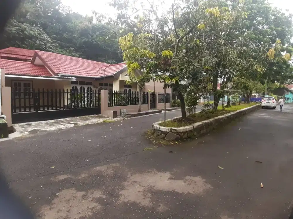 DIJUAL RUMAH MEWAH SIAP HUNI HARGA NEGO GRAHA INDAH BOGOR UTARA BO144