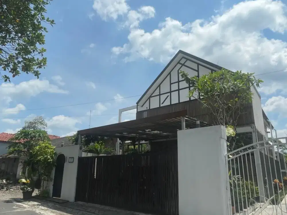 Rumah 2 Lantai Furnish Lokasi Di Jalan Palagan Dekat Hotel Hyaat