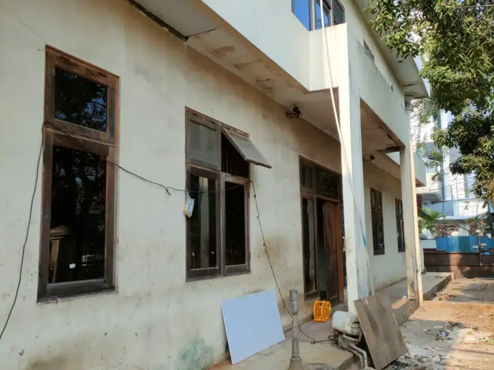 Rumah Standard 2LT Kramat Kwintang, 5BR Unfurnished SHM, Jakarta Pusat