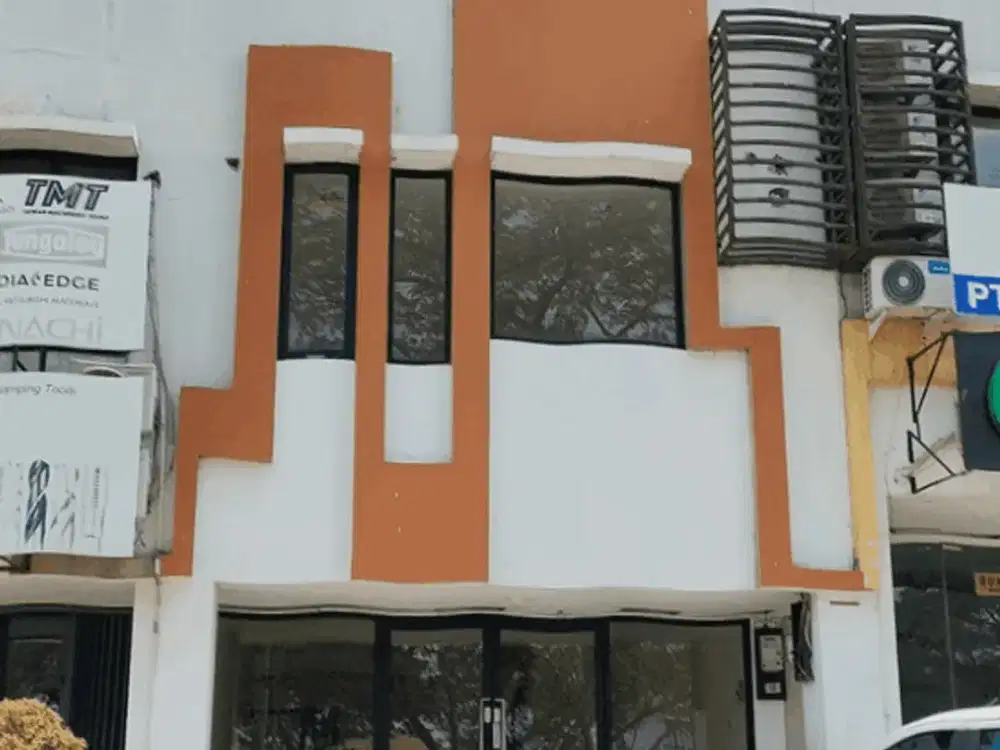 Ruko Podium 2 Lantai Siap Pakai Bagus Dan Murah Di Lippo Cikarang