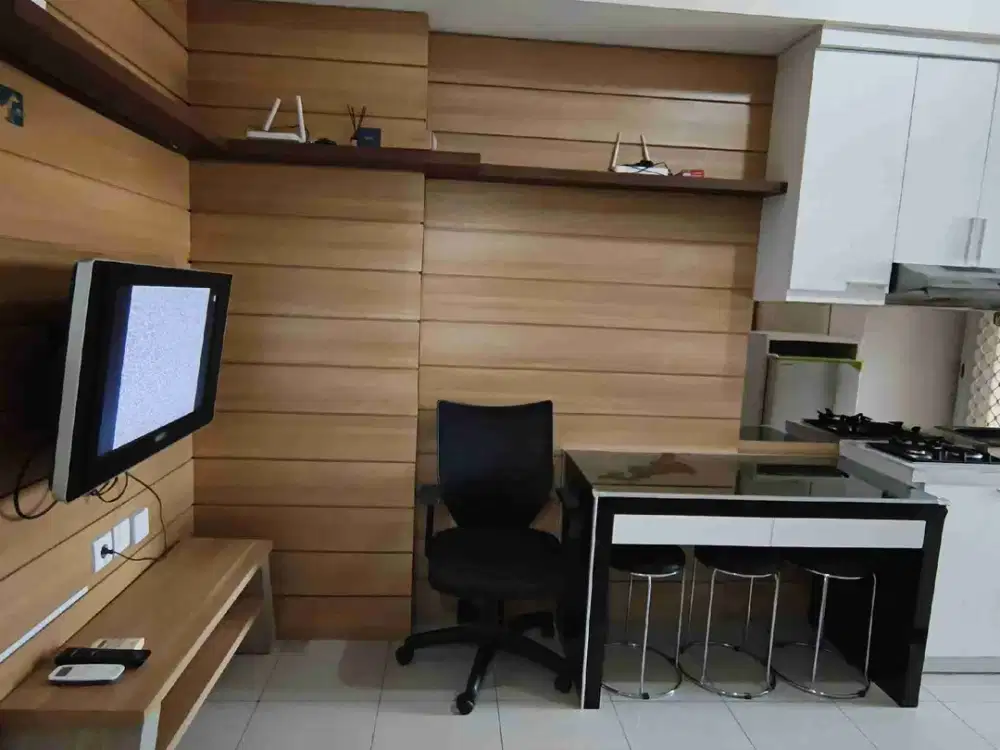 di sewakan apartemen green lake Sunter tipe 2 bedroom semi furnish