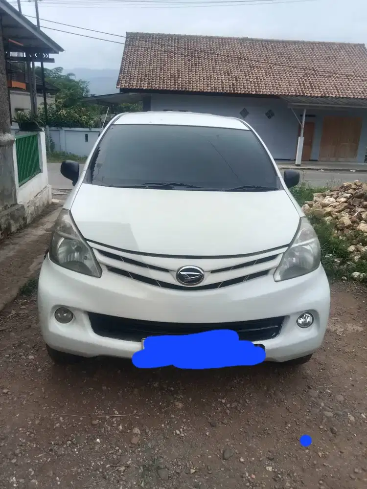 Di jual xenia putih mulus tahun 2014