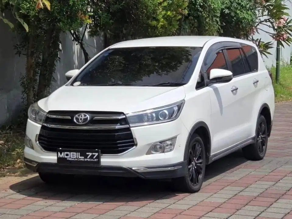 Toyota Innova Reborn V Diesel AT - 2018 (Like New Condition)