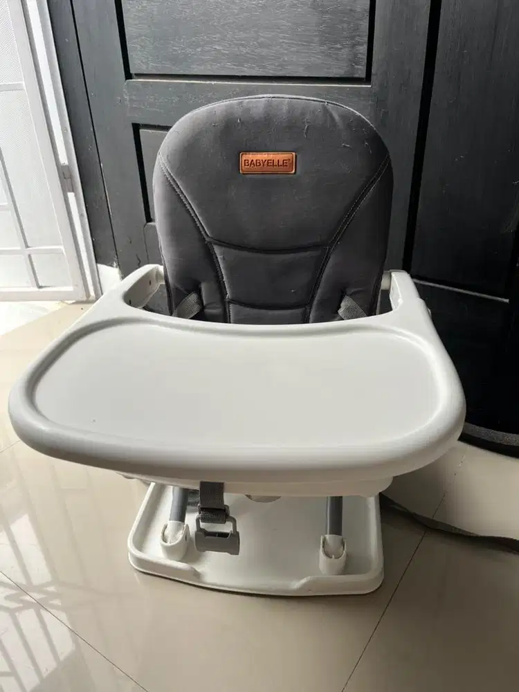 Kursi makan travel bayi