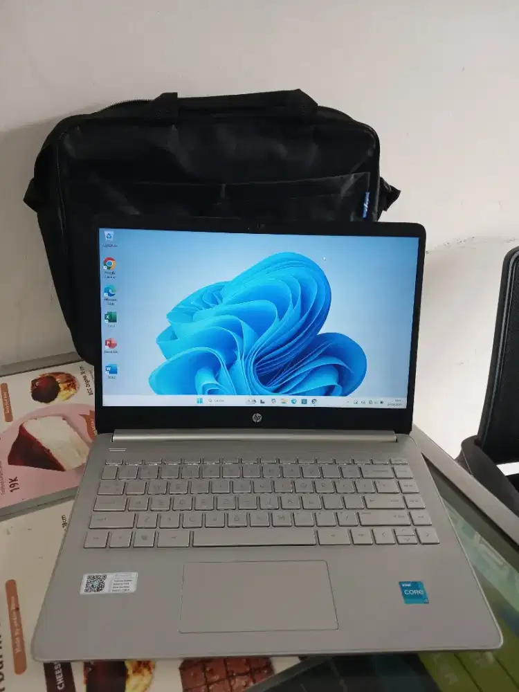 Laptop HP 14s Intel Core I3-1215U Ram 8 SSD 512 Backlight Keyboard