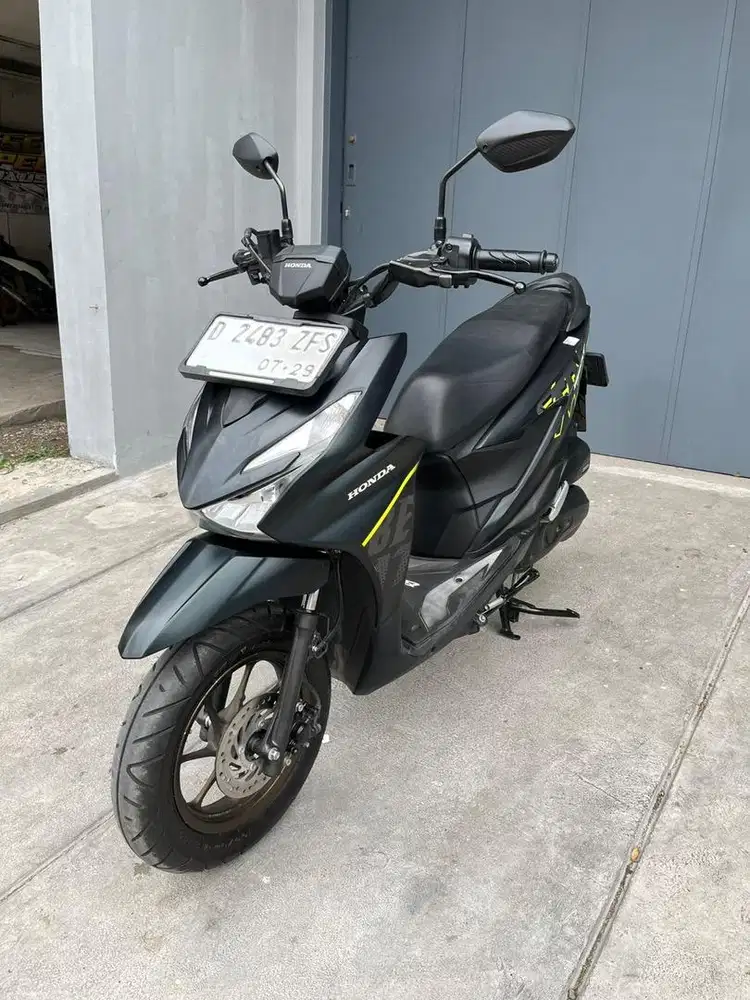 Honda Beat Street 2024 (ban donat)