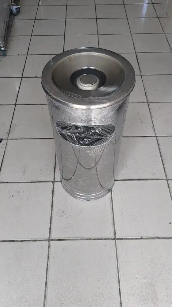 Tempat Sampah Stainless Dia.30 cm T.65 cm