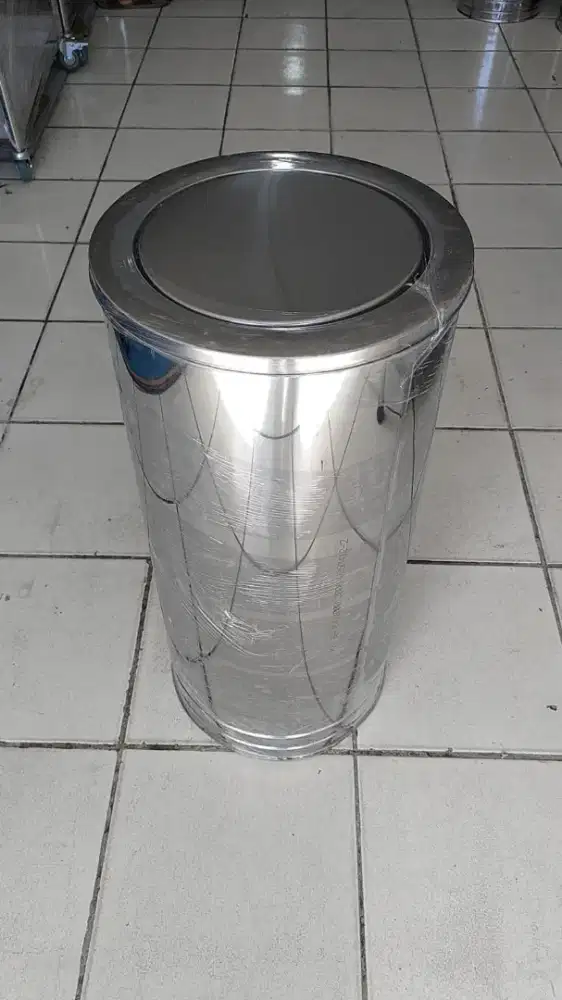 Tempat Sampah Stainless Steel uk.Dia.30 cm T.65 cm Tutup Swing