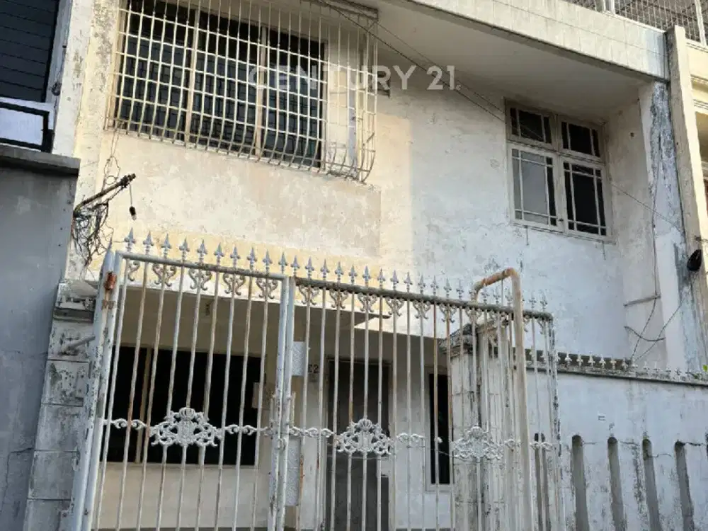 Rumah Bagus Dan Strategis Komplek Bandengan Selatan Raya