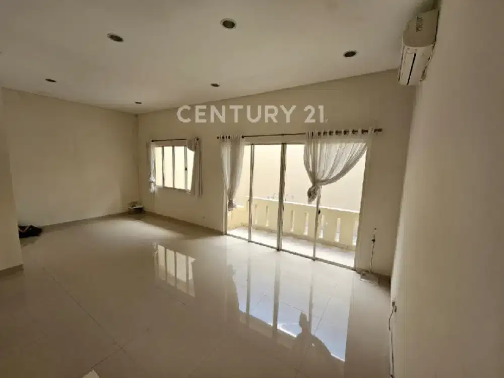 Rumah  2  Lantai Crown Golf 8x24 Semifurnished