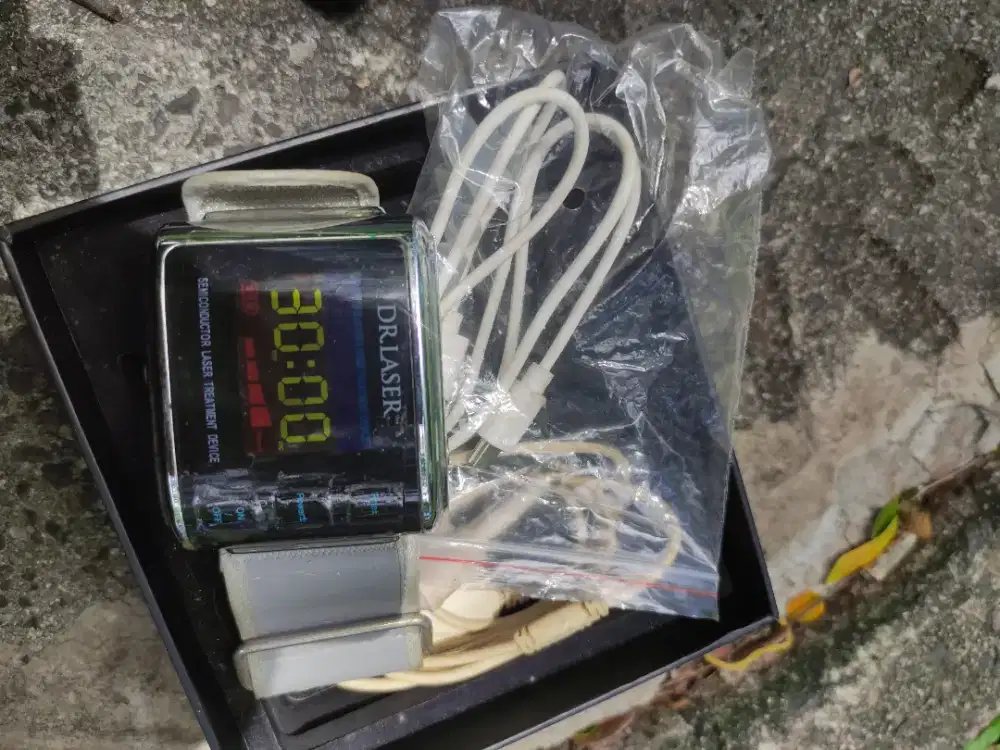 Alat kesehatan jam dr Laser berfungsi normal . Lengkap
