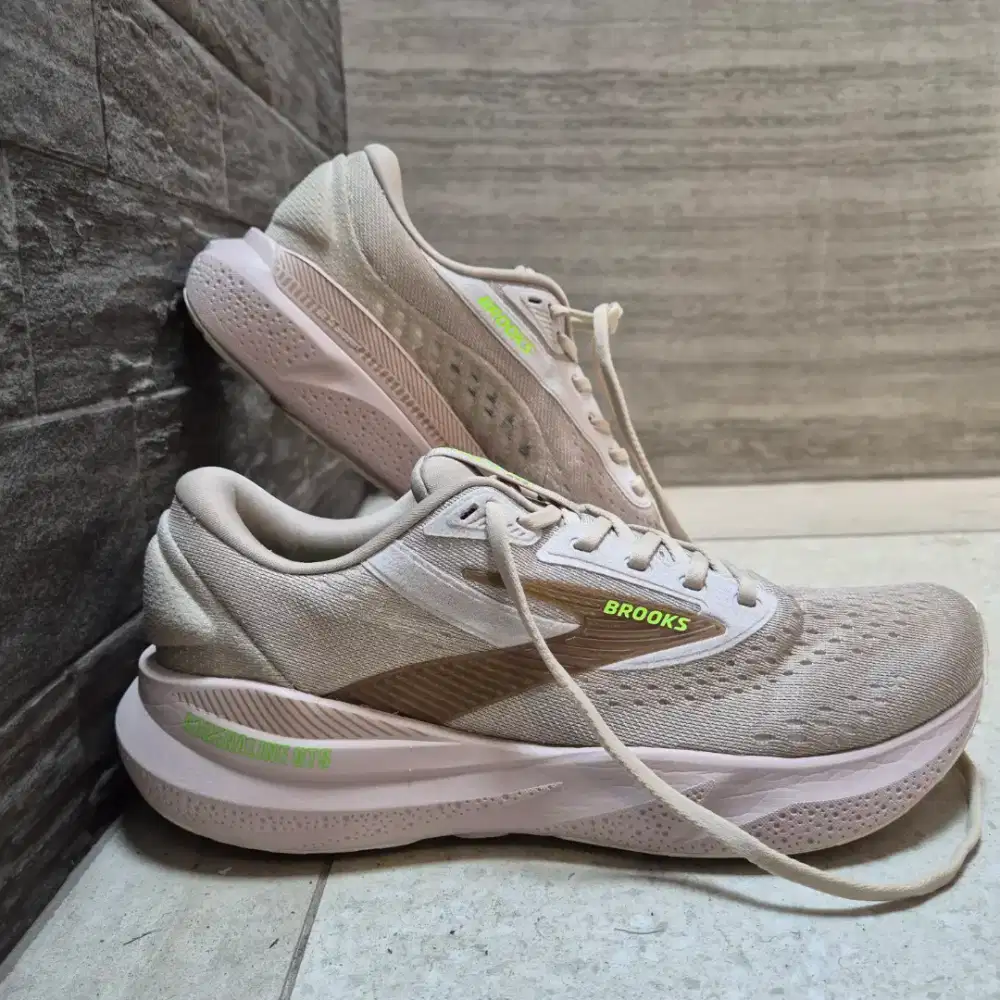 BROOKS adrenaline gts 24 running shoes